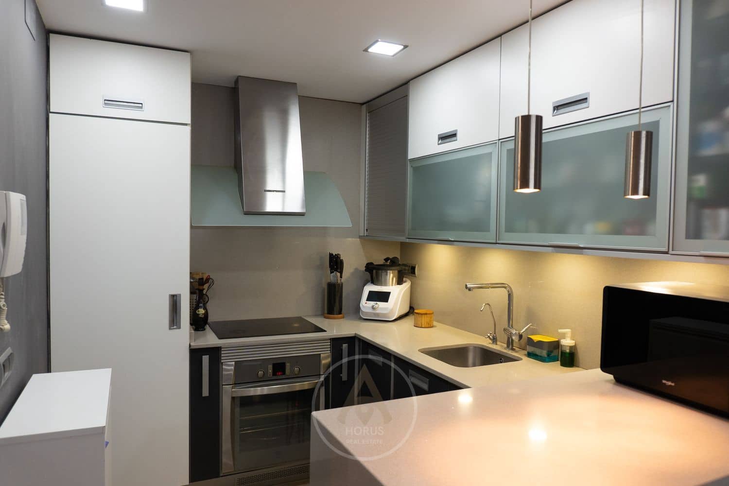 3 bedroom Villa for sale in Barcelona city with garage - € 470,000 (Ref: 9713461)