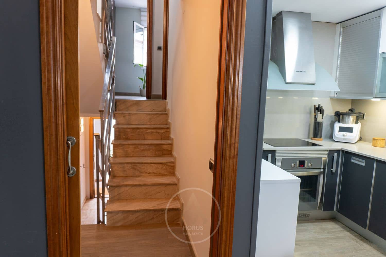 3 bedroom Villa for sale in Barcelona city with garage - € 470,000 (Ref: 9713461)