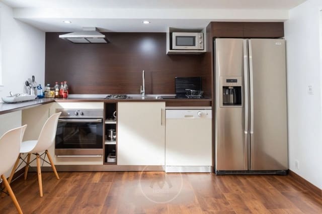 5 makuuhuone Huvila myytävänä paikassa Alella mukana uima-altaan - 629 000 € (Ref: 9713462)