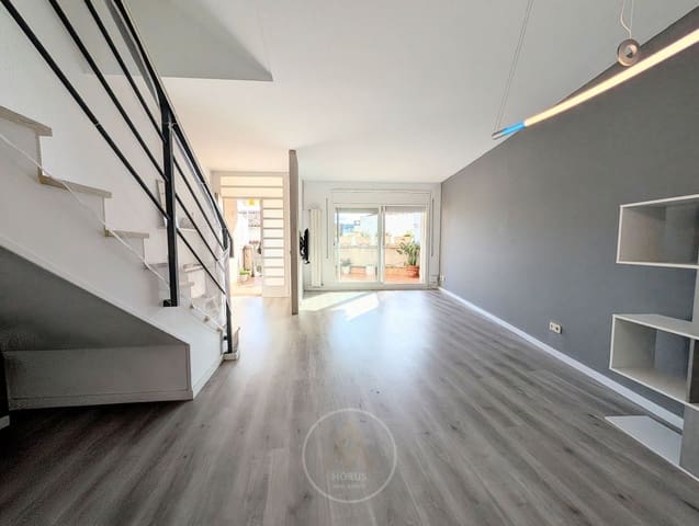 5 soveværelse Penthouse til salg i Sant Pol de Mar med garage - € 455.000 (Ref: 9713463)