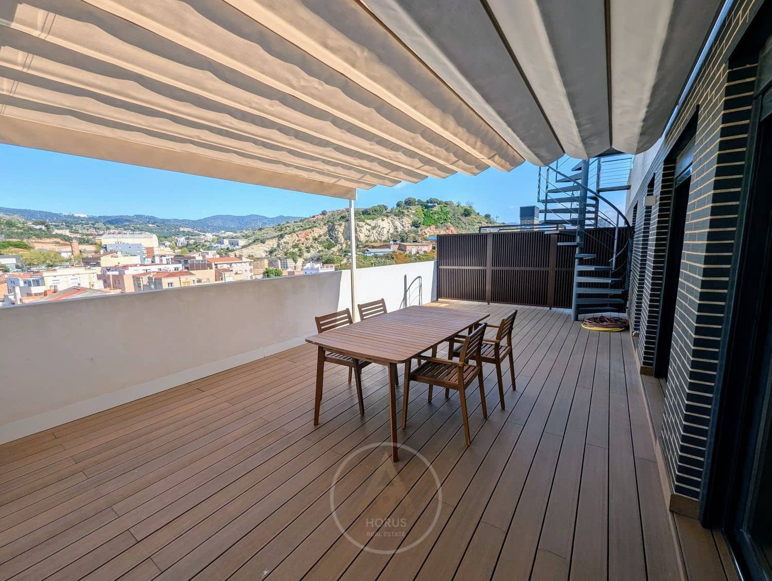 3 soveværelse Penthouse til salg i Montgat med swimmingpool garage - € 650.000 (Ref: 9713465)