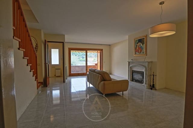 5 bedroom Townhouse for sale in Arenys de Mar with pool garage - € 460,000 (Ref: 9713466)