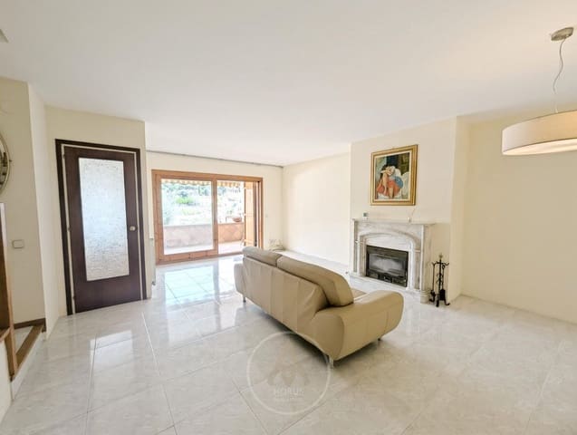 5 bedroom Townhouse for sale in Arenys de Mar with pool garage - € 460,000 (Ref: 9713466)