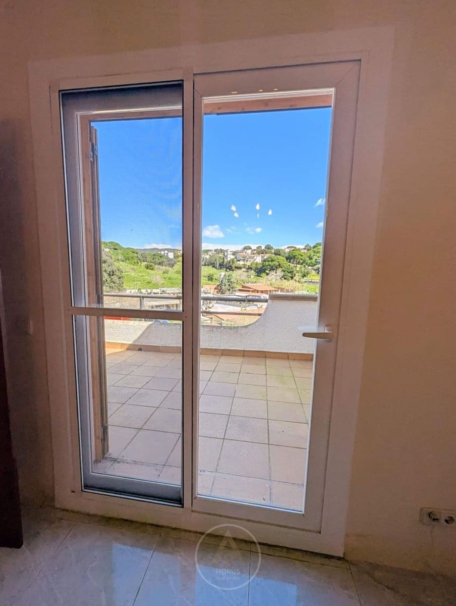 5 bedroom Townhouse for sale in Arenys de Mar with pool garage - € 460,000 (Ref: 9713466)