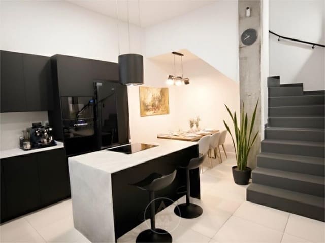 3 soveværelse Penthouse til salg i Badalona - € 640.000 (Ref: 9713862)