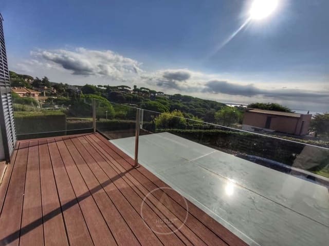 4 slaapkamer Villa te koop in Sant Vicenç de Montalt met zwembad garage - € 925.000 (Ref: 9713863)