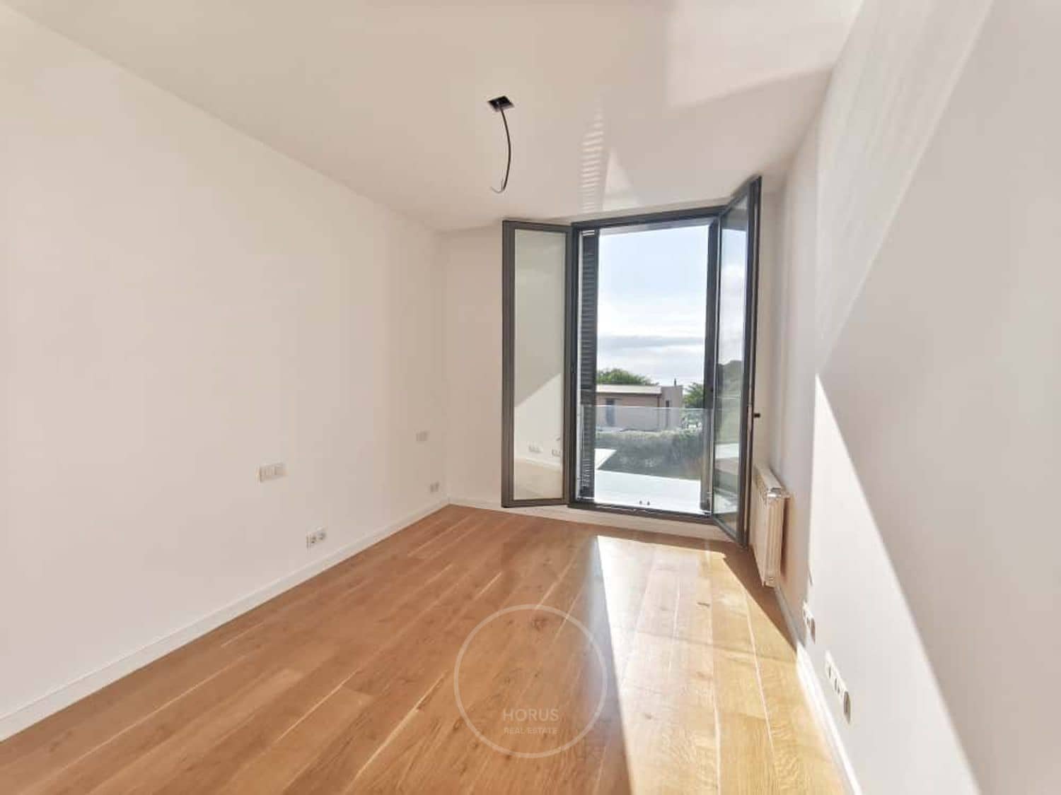 4 makuuhuone Huvila myytävänä paikassa Sant Vicenc de Montalt mukana uima-altaan 
autotalli - 925 000 € (Ref: 9713863)