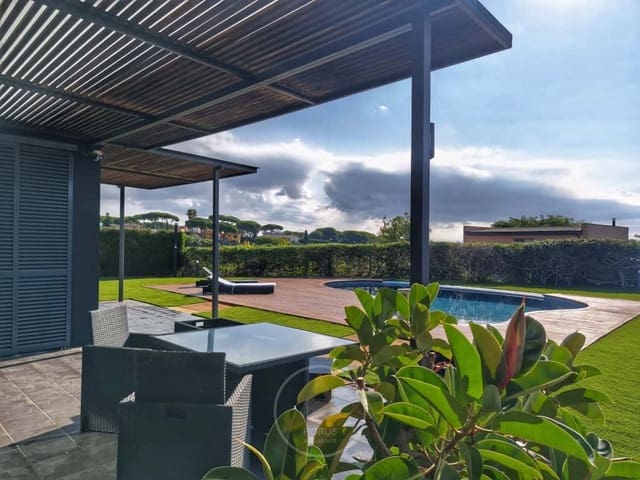 4 slaapkamer Villa te koop in Sant Vicenç de Montalt met zwembad garage - € 925.000 (Ref: 9713863)