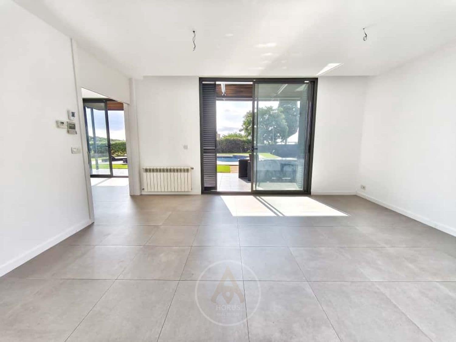 4 makuuhuone Huvila myytävänä paikassa Sant Vicenc de Montalt mukana uima-altaan 
autotalli - 925 000 € (Ref: 9713863)