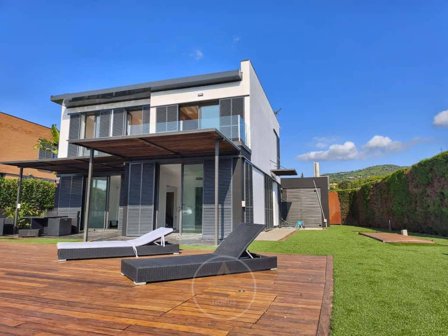 4 makuuhuone Huvila myytävänä paikassa Sant Vicenc de Montalt mukana uima-altaan 
autotalli - 925 000 € (Ref: 9713863)