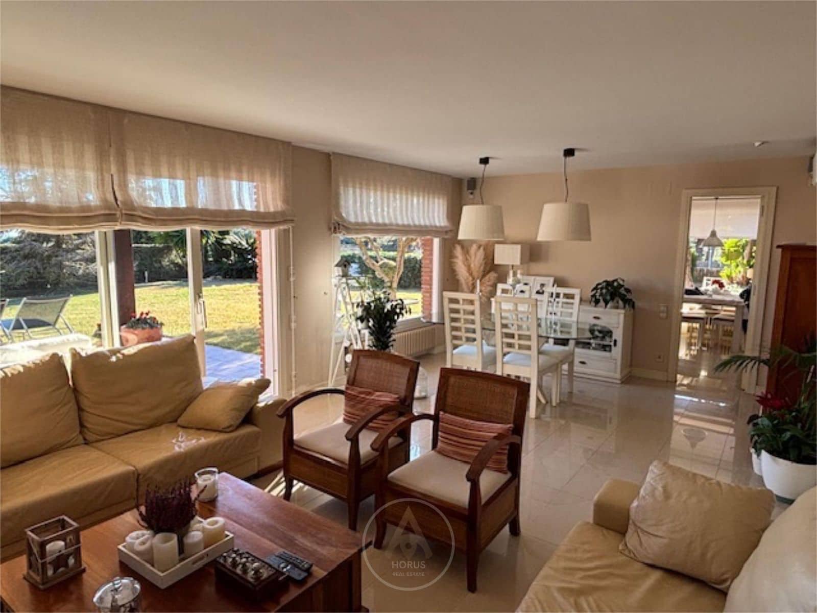 4 soveværelse Penthouse til salg i Sant Vicenc de Montalt med swimmingpool - € 1.100.000 (Ref: 9713864)