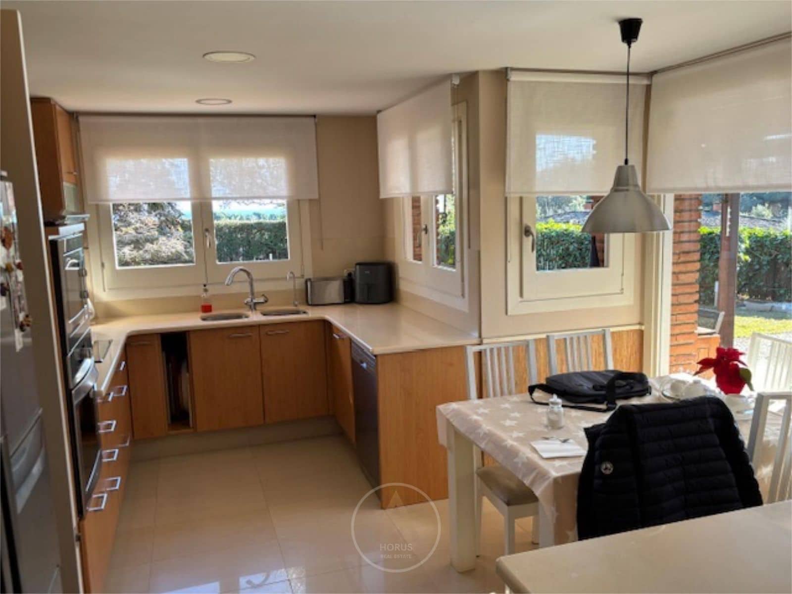 4 soveværelse Penthouse til salg i Sant Vicenc de Montalt med swimmingpool - € 1.100.000 (Ref: 9713864)