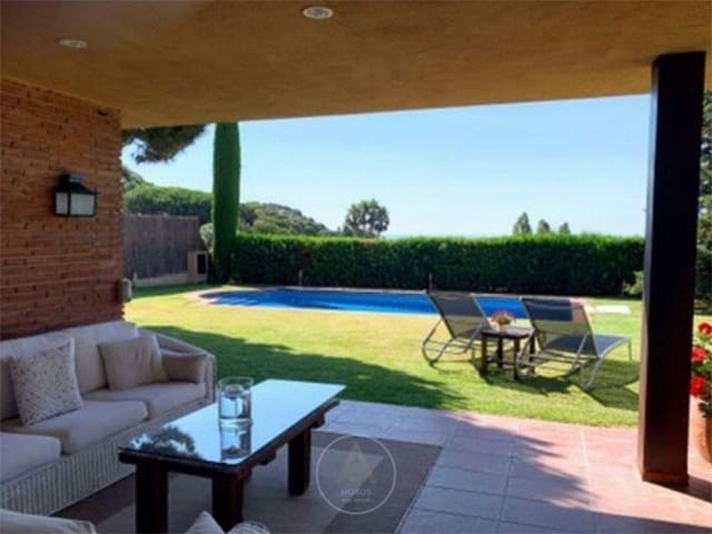 4 soveværelse Penthouse til salg i Sant Vicenç de Montalt med swimmingpool - € 1.100.000 (Ref: 9713864)