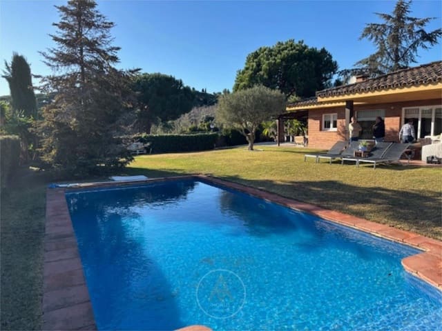 4 soveværelse Penthouse til salg i Sant Vicenç de Montalt med swimmingpool - € 1.100.000 (Ref: 9713864)