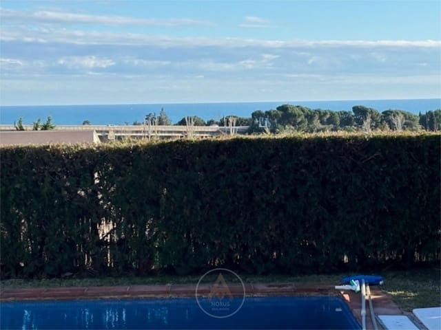 4 soveværelse Penthouse til salg i Sant Vicenç de Montalt med swimmingpool - € 1.100.000 (Ref: 9713864)