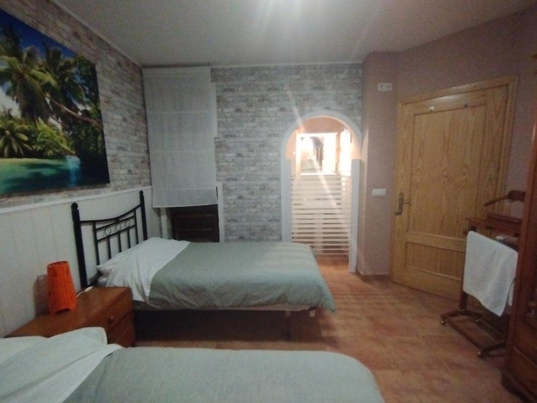 Finca/Casa Rural de 7 habitaciones en Albalate del Arzobispo en venta con garaje - 220.000 € (Ref: 9645704)