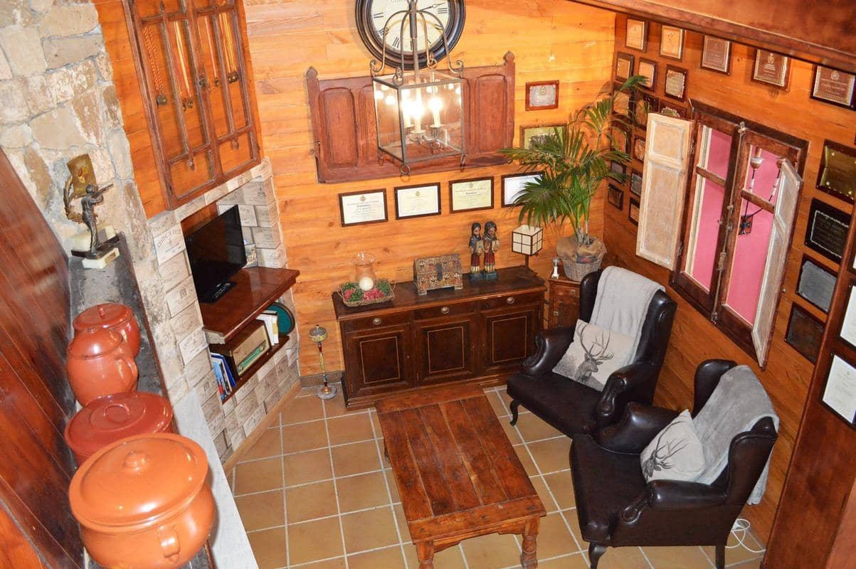 Finca/Casa Rural de 7 habitaciones en Albalate del Arzobispo en venta con garaje - 220.000 € (Ref: 9645704)