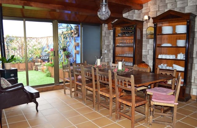 Finca/Casa Rural de 7 habitaciones en Albalate del Arzobispo en venta con garaje - 220.000 € (Ref: 9645704)