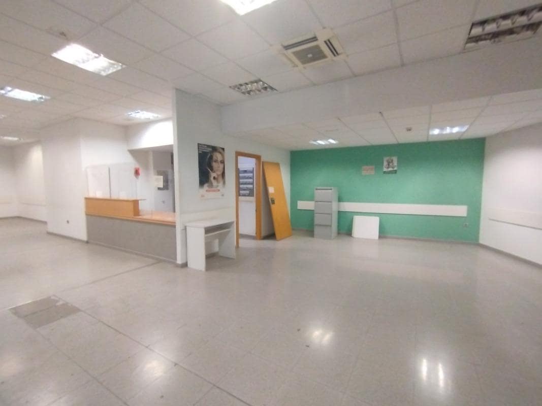 Local Comercial de 7 habitaciones en Zaragoza ciudad en venta - 320.000 € (Ref: 9645707)