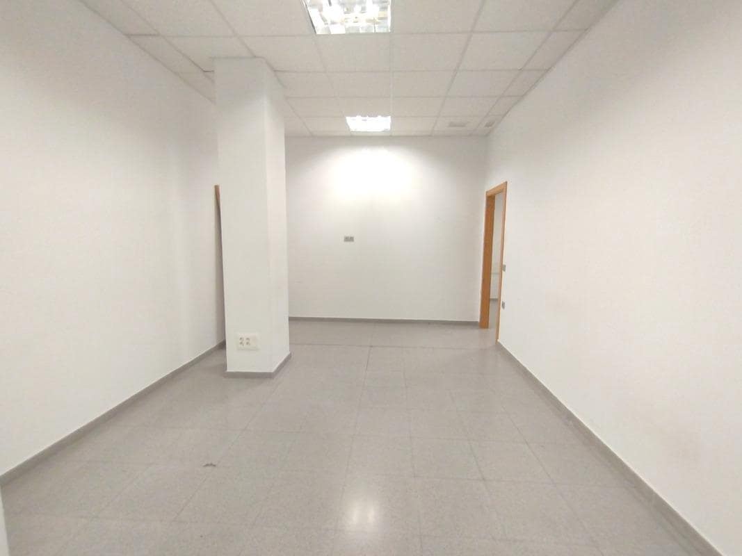 Local Comercial de 7 habitaciones en Zaragoza ciudad en venta - 320.000 € (Ref: 9645707)