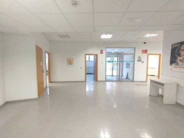 7 camera da letto Commerciale in vendita in Saragozza città - 320.000 € (Rif: 9645707)