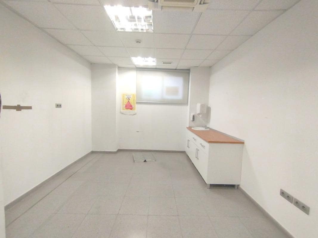 Local Comercial de 7 habitaciones en Zaragoza ciudad en venta - 320.000 € (Ref: 9645707)