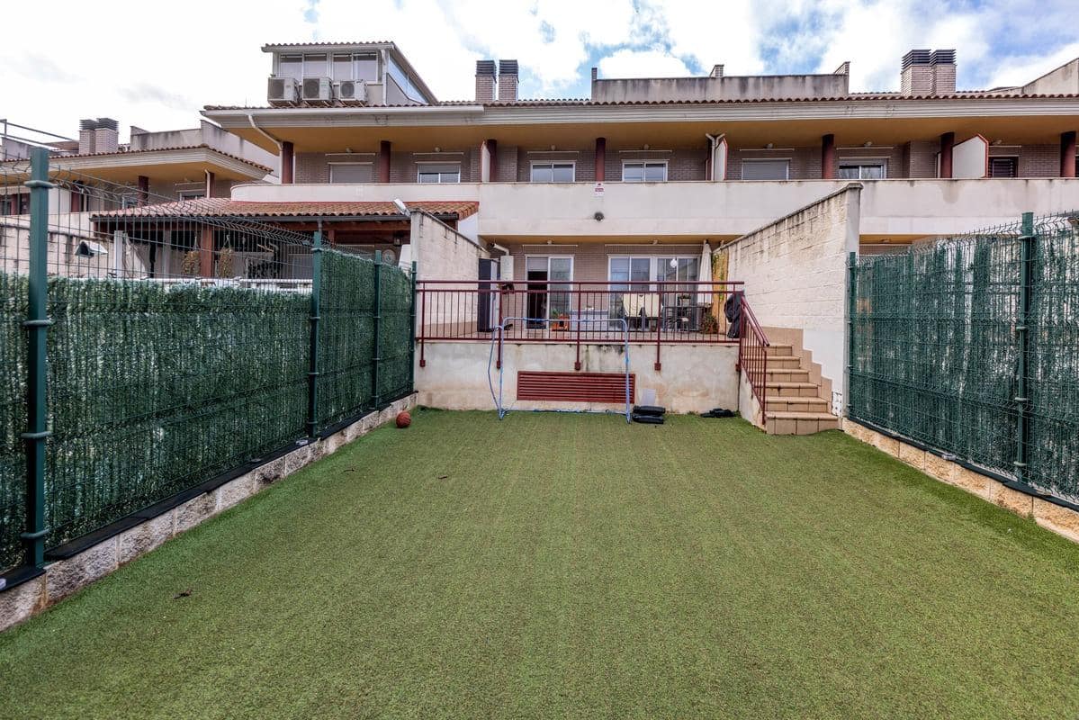 5 sypialnia Dom szeregowy na sprzedaż w Calatayud z garażem - 450 000 € (Ref: 9645713)