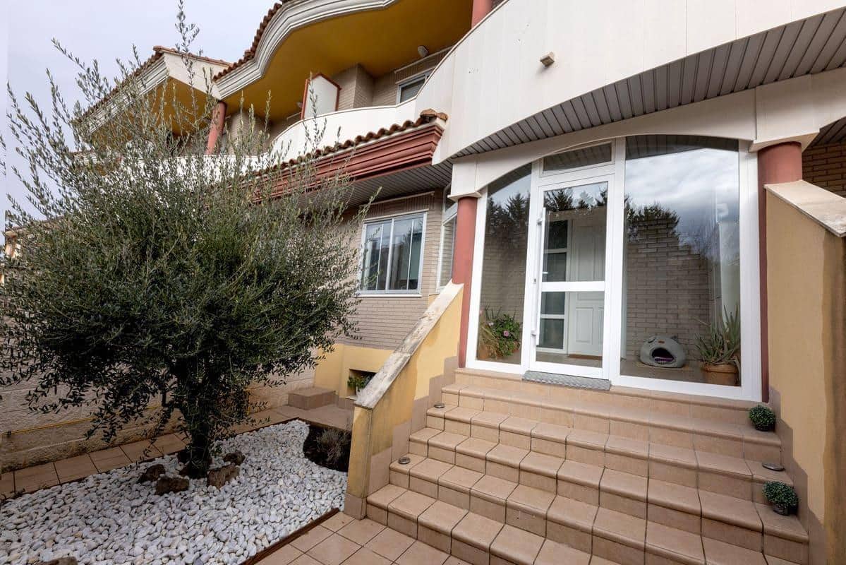 5 sypialnia Dom szeregowy na sprzedaż w Calatayud z garażem - 450 000 € (Ref: 9645713)