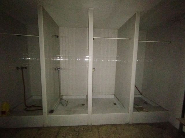 Virksomhed til leje i Zaragoza by - € 1.250 (Ref: 9645715)