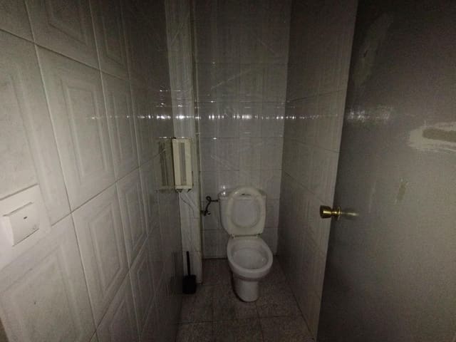 Virksomhed til leje i Zaragoza by - € 1.250 (Ref: 9645715)