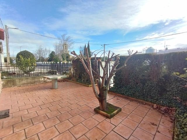 3 soverom Villa til salgs i Gelsa med garasje - € 115 000 (Ref: 9645716)