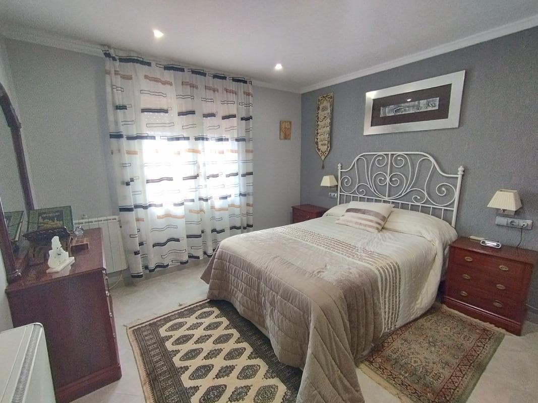 3 slaapkamer Villa te koop in Gelsa met garage - € 115.000 (Ref: 9645716)