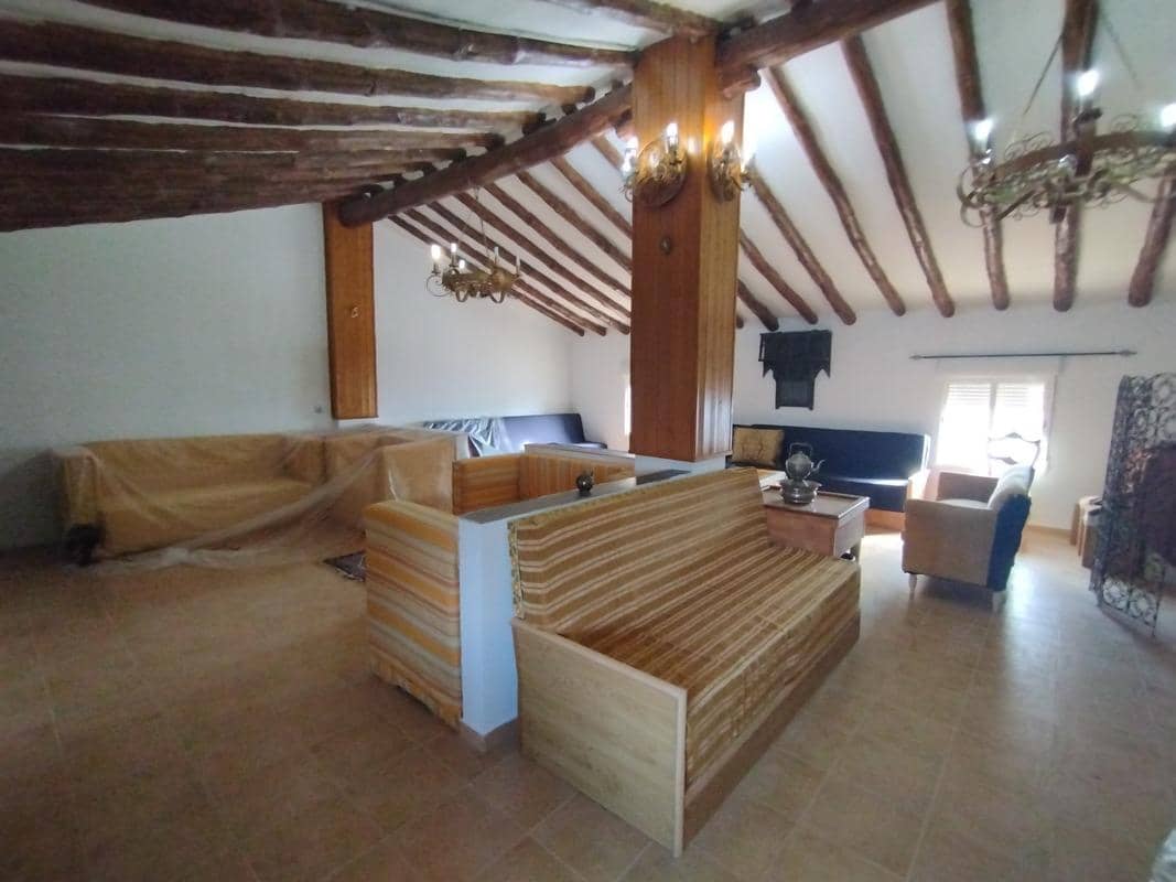 3 slaapkamer Villa te koop in Gelsa met garage - € 115.000 (Ref: 9645716)