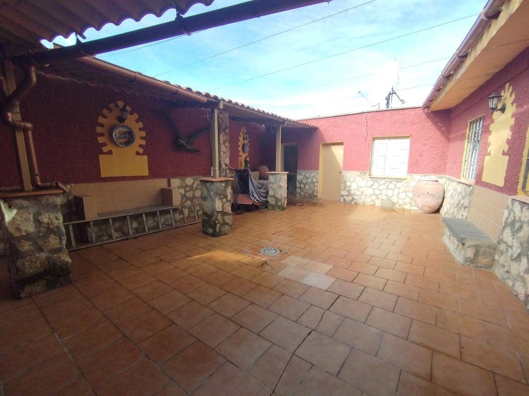 3 slaapkamer Villa te koop in Gelsa met garage - € 115.000 (Ref: 9645716)