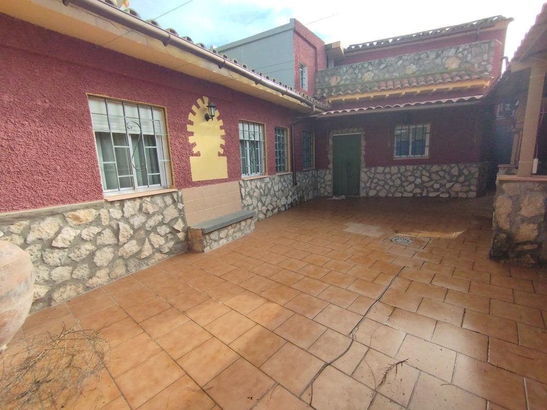 3 slaapkamer Villa te koop in Gelsa met garage - € 115.000 (Ref: 9645716)