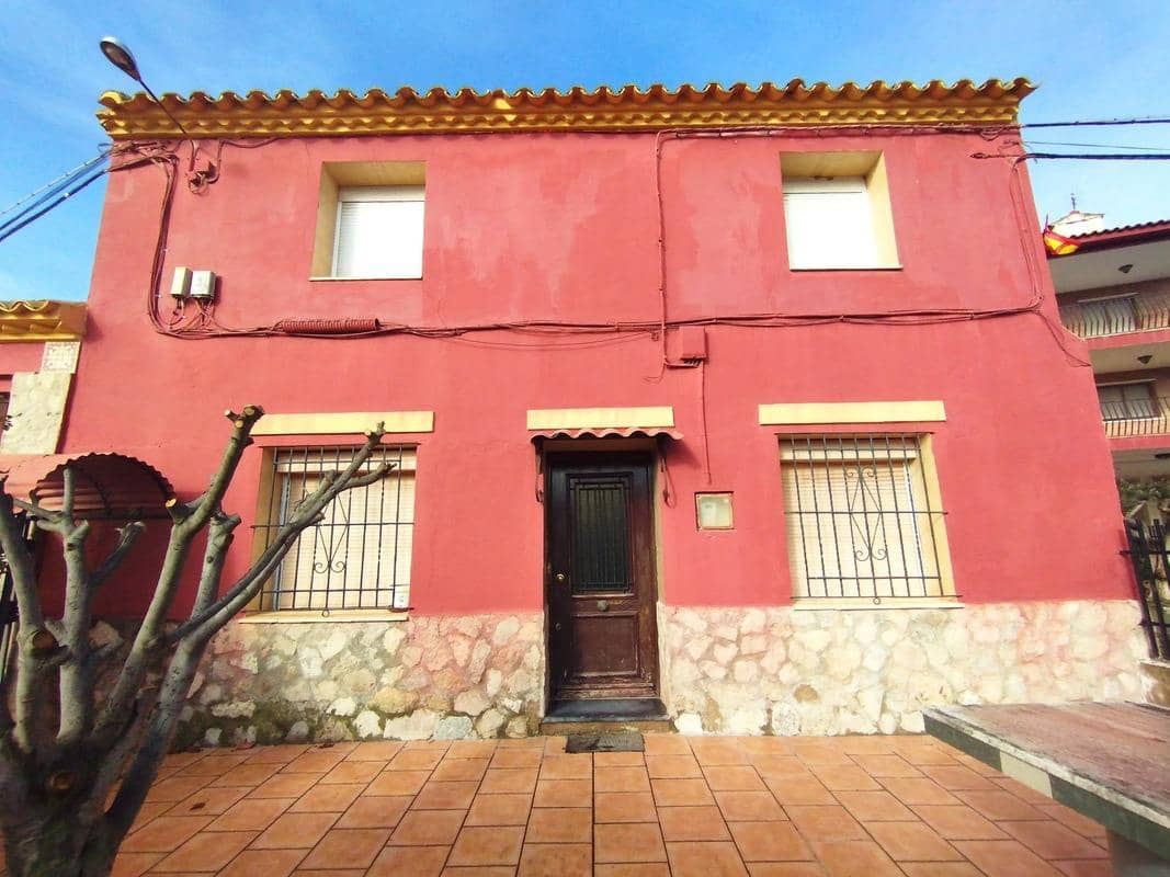 3 slaapkamer Villa te koop in Gelsa met garage - € 115.000 (Ref: 9645716)