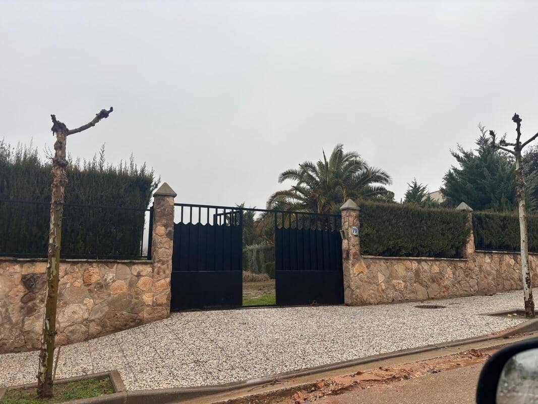 1 slaapkamer Villa te koop in Muel met zwembad - € 149.000 (Ref: 9645720)