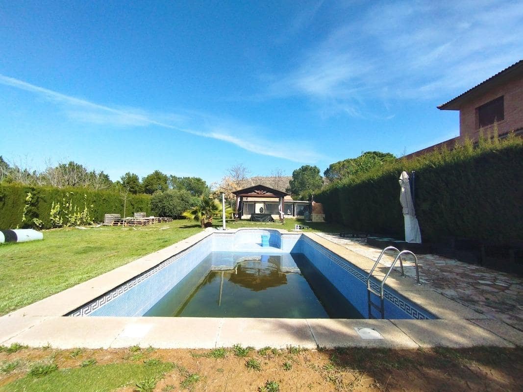 1 bedroom Villa for sale in Muel with pool - € 149,000 (Ref: 9645720)