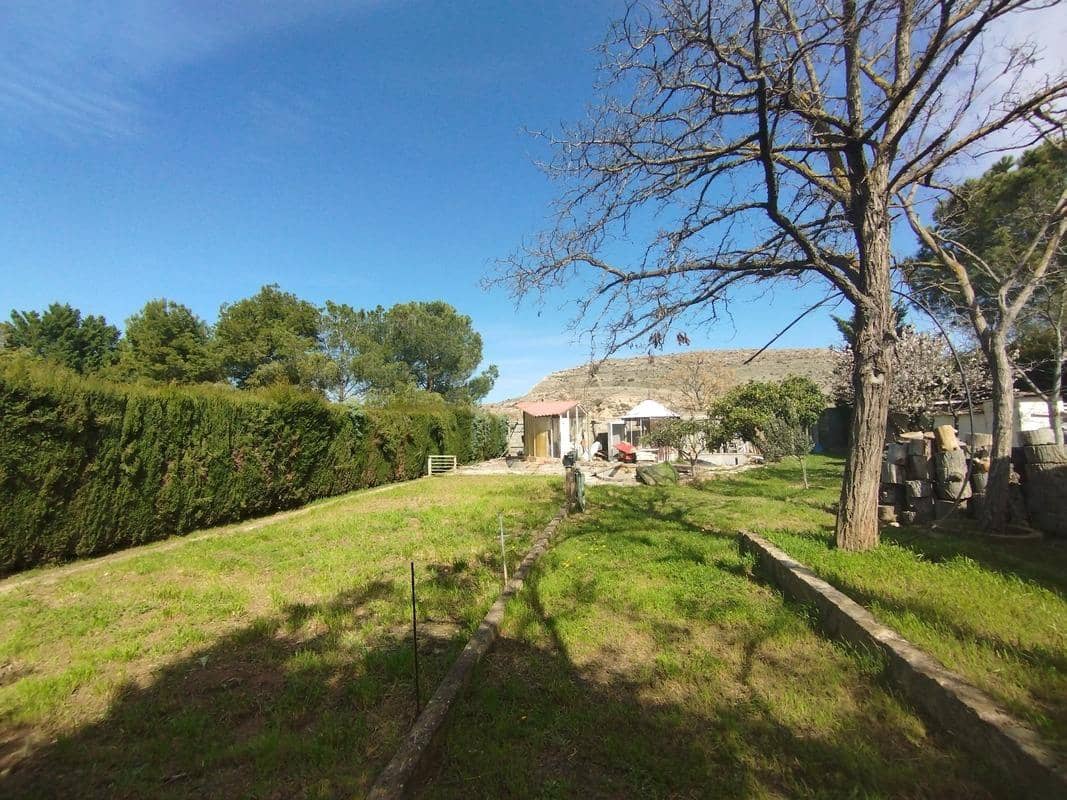 1 bedroom Villa for sale in Muel with pool - € 149,000 (Ref: 9645720)