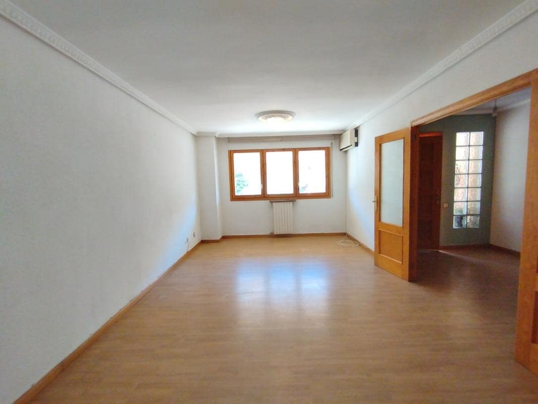 3 sypialnia Dom szeregowy do wynajęcia w Miasto Saragossa z garażem - 1 200 € (Ref: 9645724)