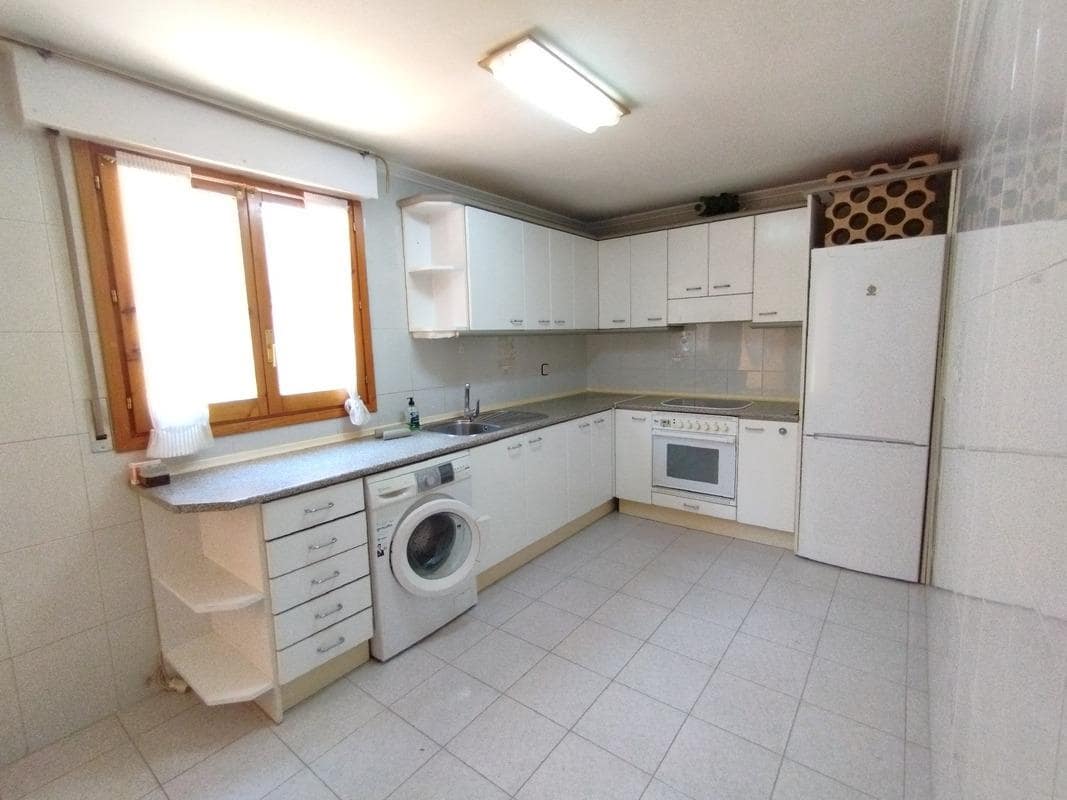 3 sypialnia Dom szeregowy do wynajęcia w Miasto Saragossa z garażem - 1 200 € (Ref: 9645724)