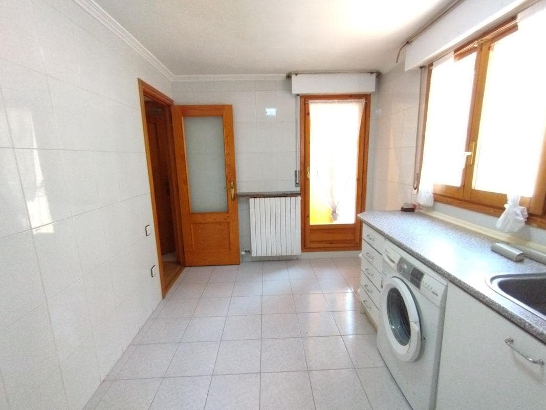 3 sypialnia Dom szeregowy do wynajęcia w Miasto Saragossa z garażem - 1 200 € (Ref: 9645724)