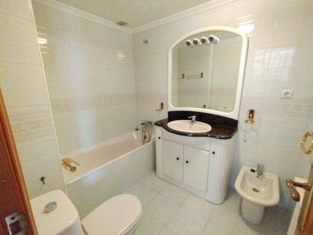 3 sypialnia Dom szeregowy do wynajęcia w Miasto Saragossa z garażem - 1 200 € (Ref: 9645724)