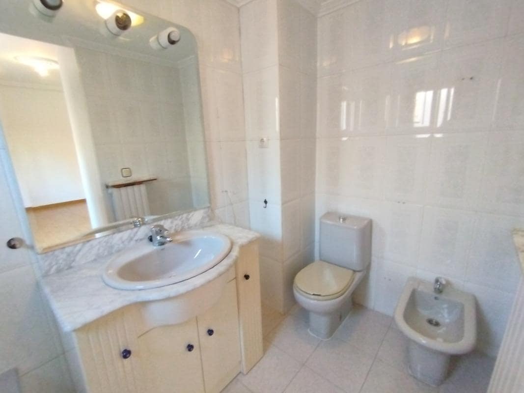 3 sypialnia Dom szeregowy do wynajęcia w Miasto Saragossa z garażem - 1 200 € (Ref: 9645724)