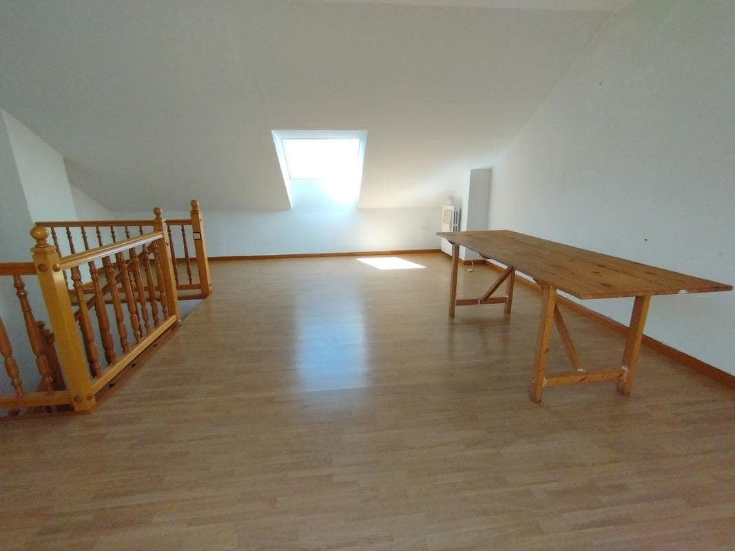 3 sypialnia Dom szeregowy do wynajęcia w Miasto Saragossa z garażem - 1 200 € (Ref: 9645724)