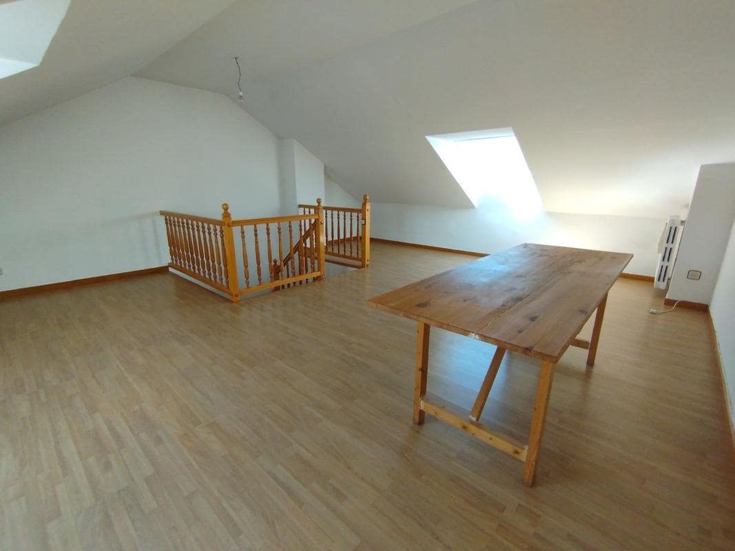 3 sypialnia Dom szeregowy do wynajęcia w Miasto Saragossa z garażem - 1 200 € (Ref: 9645724)