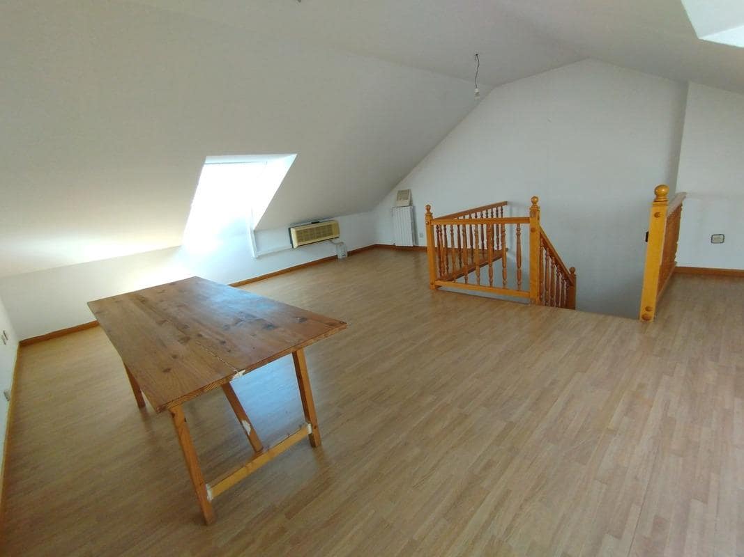 3 sypialnia Dom szeregowy do wynajęcia w Miasto Saragossa z garażem - 1 200 € (Ref: 9645724)