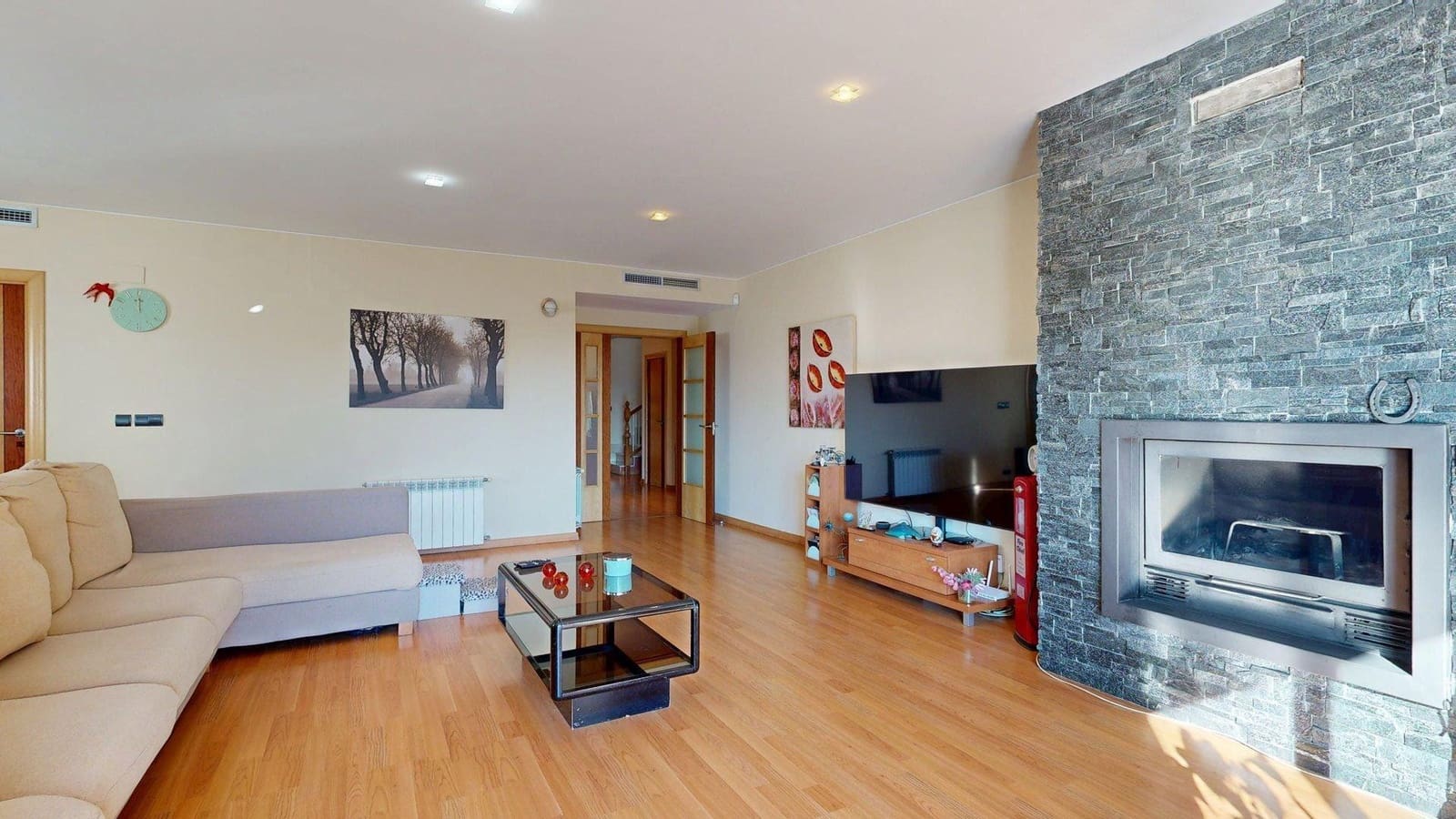 Chalet de 5 habitaciones en Nuez de Ebro en venta con piscina garaje - 360.000 € (Ref: 9645726)