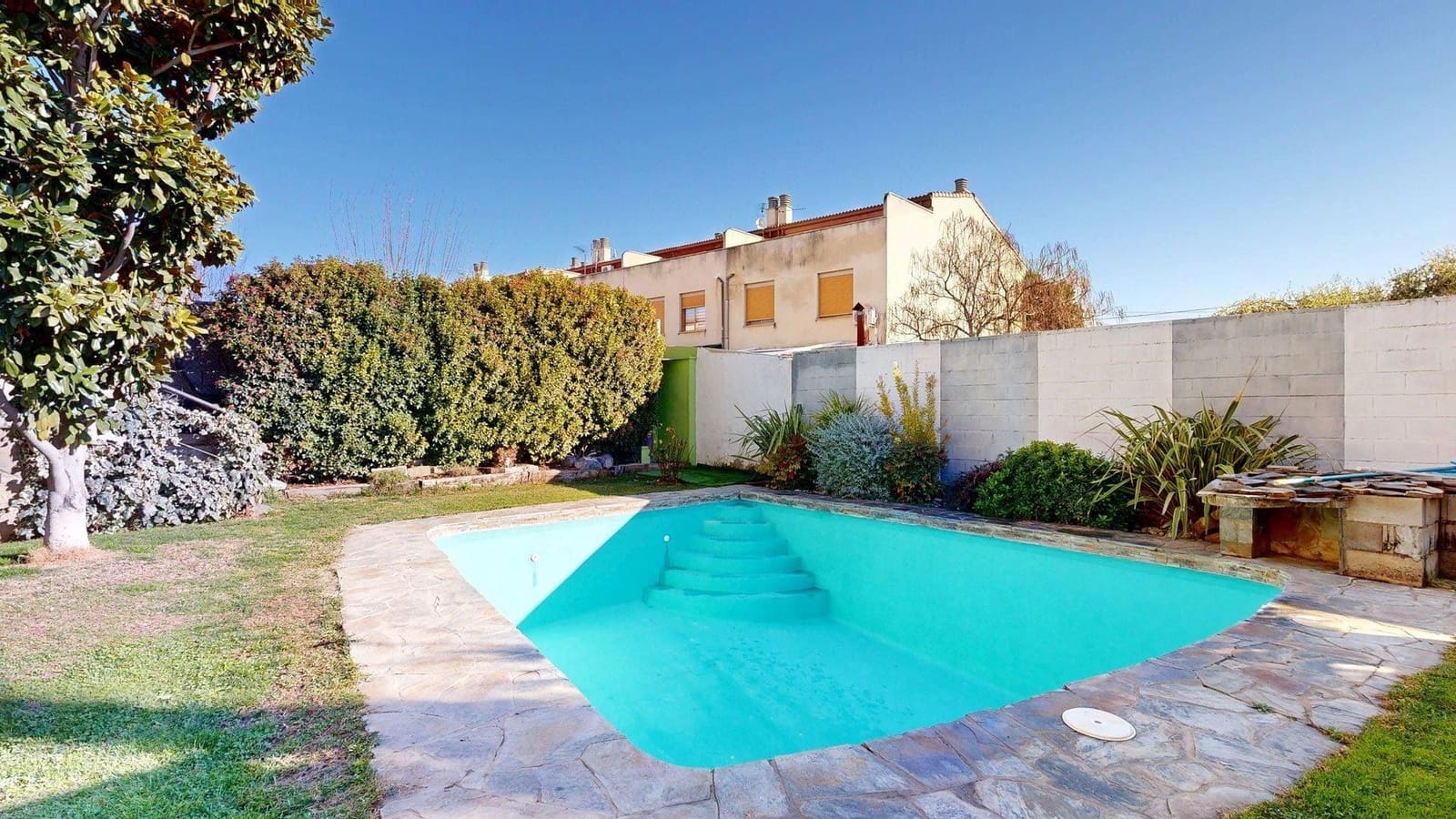 Chalet de 5 habitaciones en Nuez de Ebro en venta con piscina garaje - 360.000 € (Ref: 9645726)