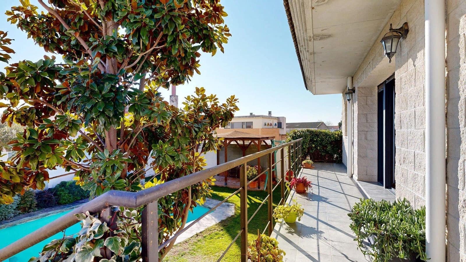 Chalet de 5 habitaciones en Nuez de Ebro en venta con piscina garaje - 360.000 € (Ref: 9645726)